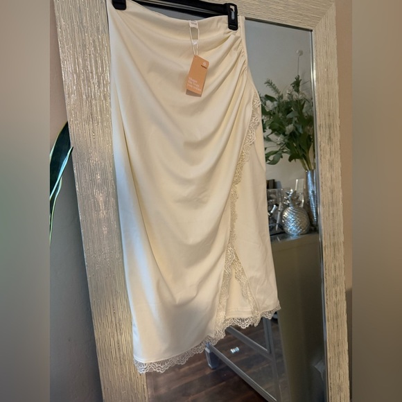 POPILUSH Shapewear Sculpting Slimming Midi Skirt - NWT - Picture 6 of 9